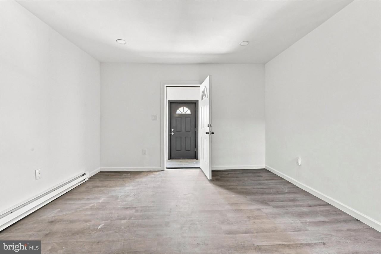 2435 Fitzgerald St - Photo 4 of 20