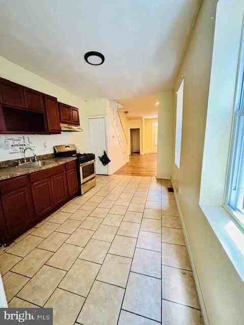 3050 N Sydenham St - Photo 4 of 28