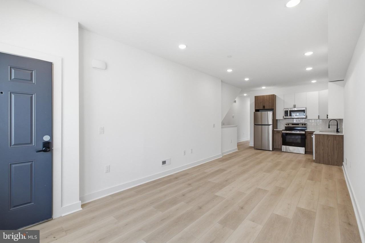 2237 N 16th St #1 - Photo 3 of 16