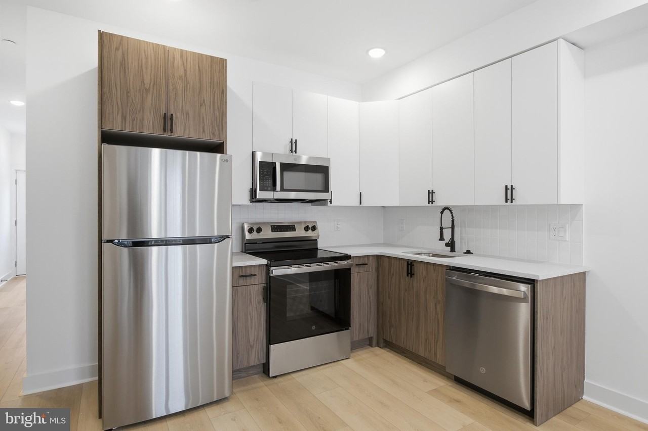 2237 N 16th St #1 - Photo 5 of 16