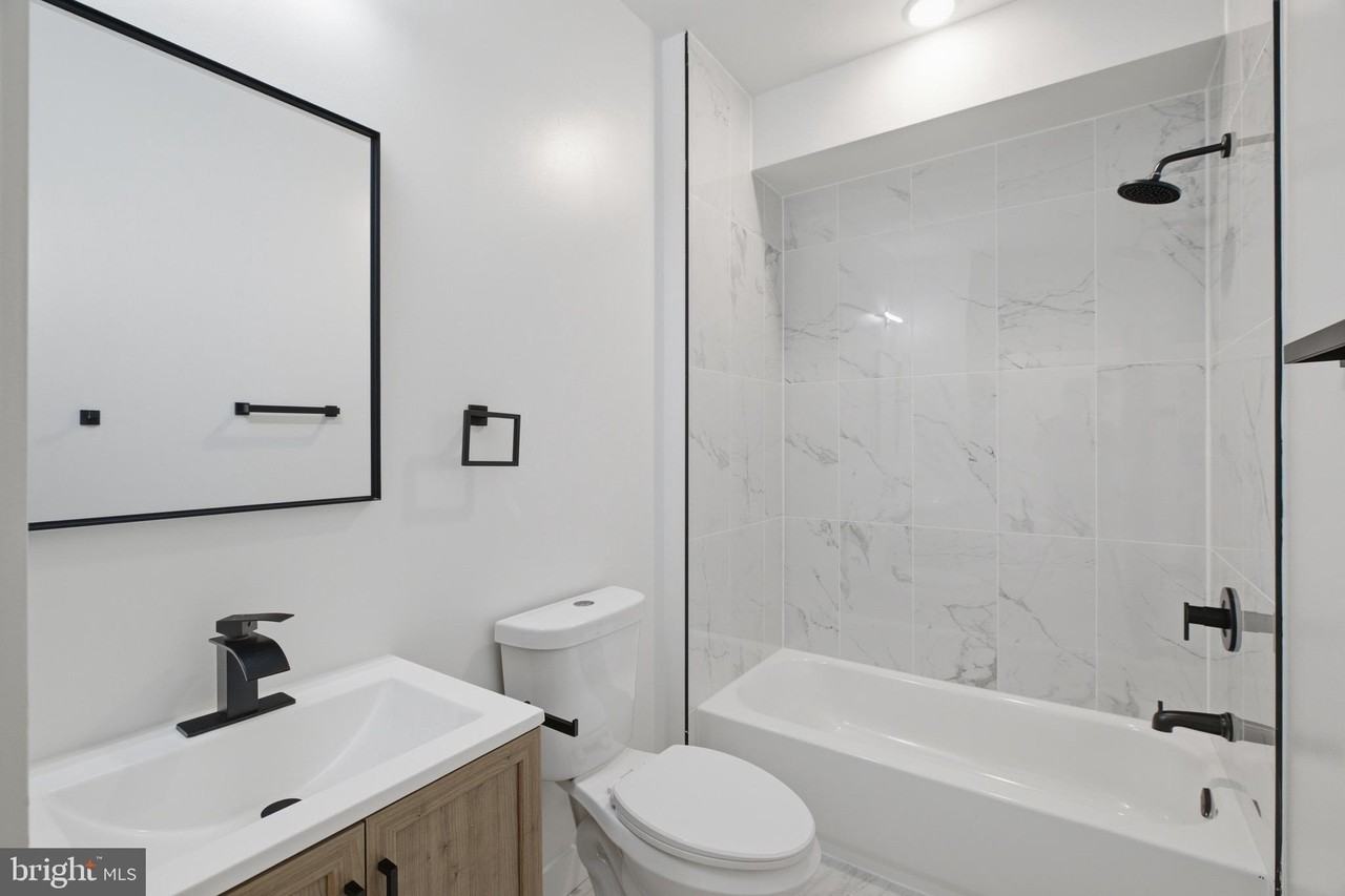 2237 N 16th St #1 - Photo 6 of 16