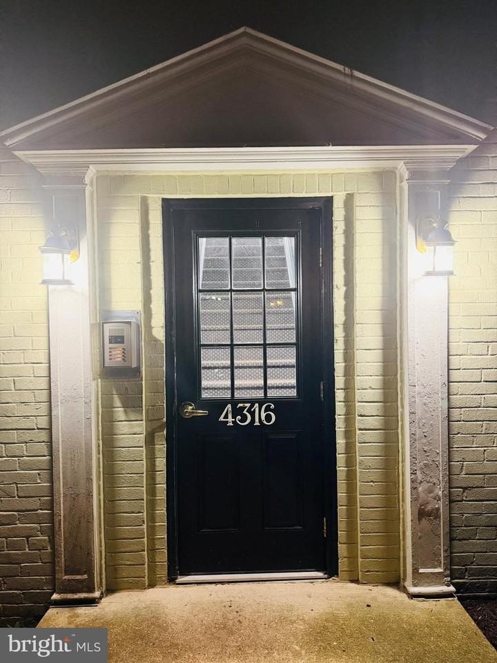 4316 N Pershing Dr #43163 - Photo 2 of 12