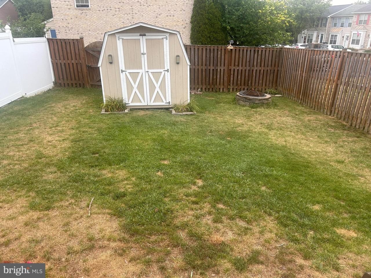 313 Barrington Ln - Photo 4 of 19