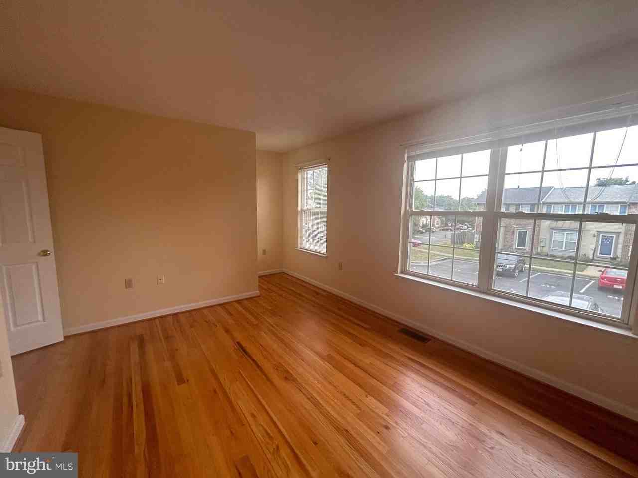 313 Barrington Ln - Photo 5 of 19