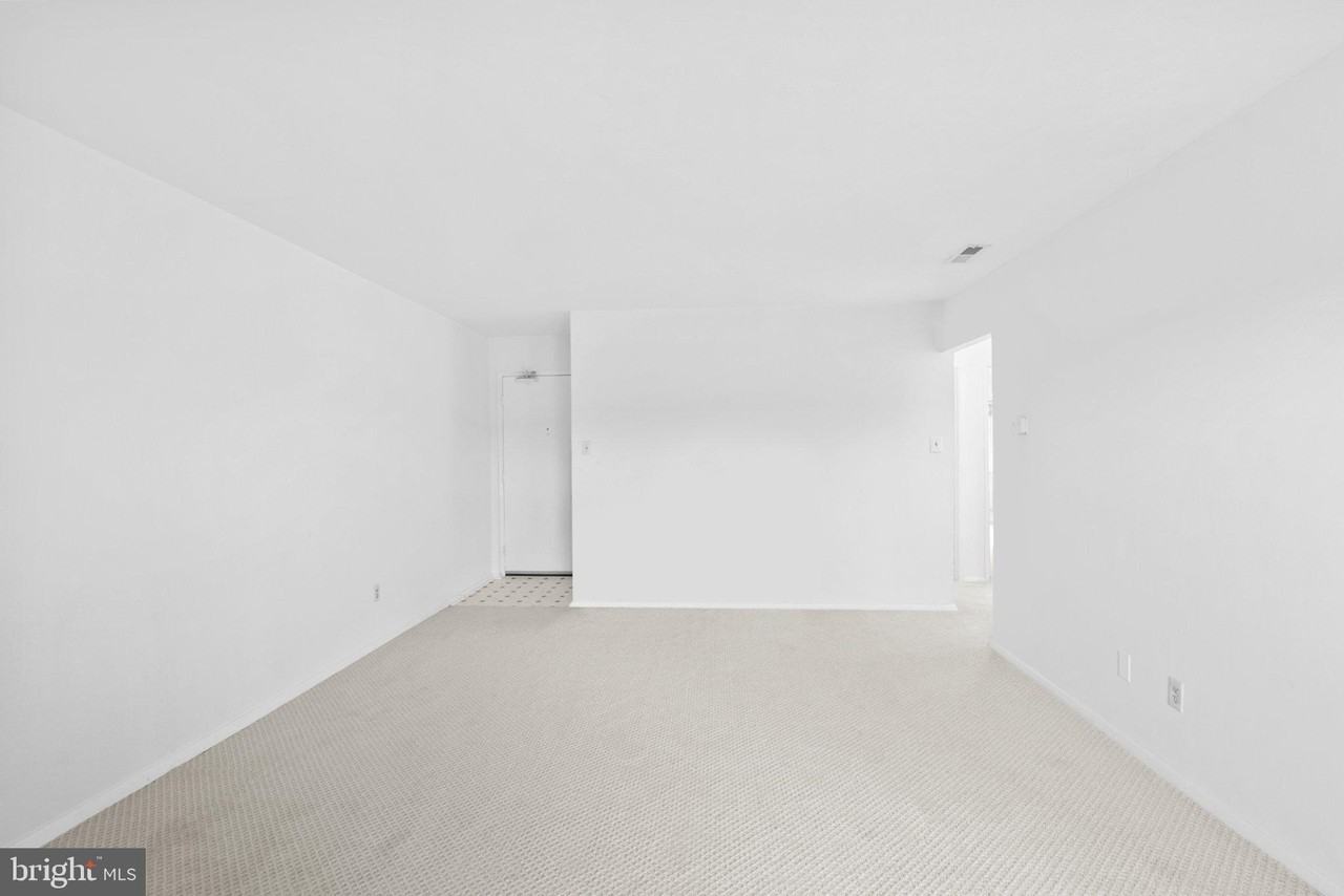 6284 Rose Hill Dr #E - Photo 5 of 19