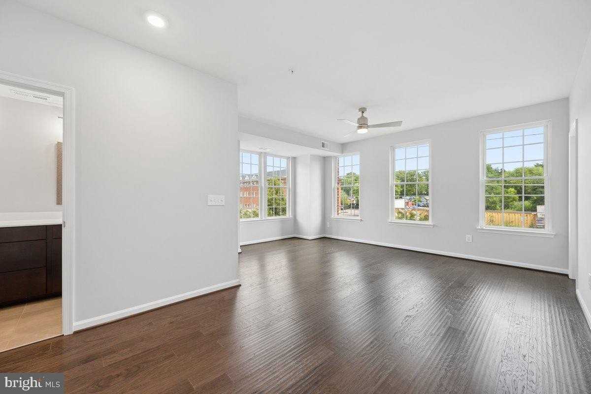 200 Murdoch Sq Se - Photo 6 of 50