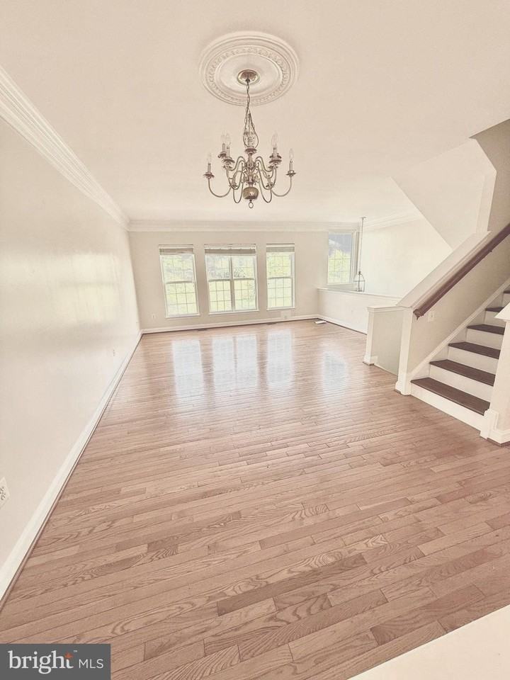 16579 Bramblewood Ln - Photo 2 of 36