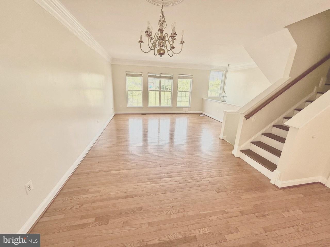 16579 Bramblewood Ln - Photo 3 of 36