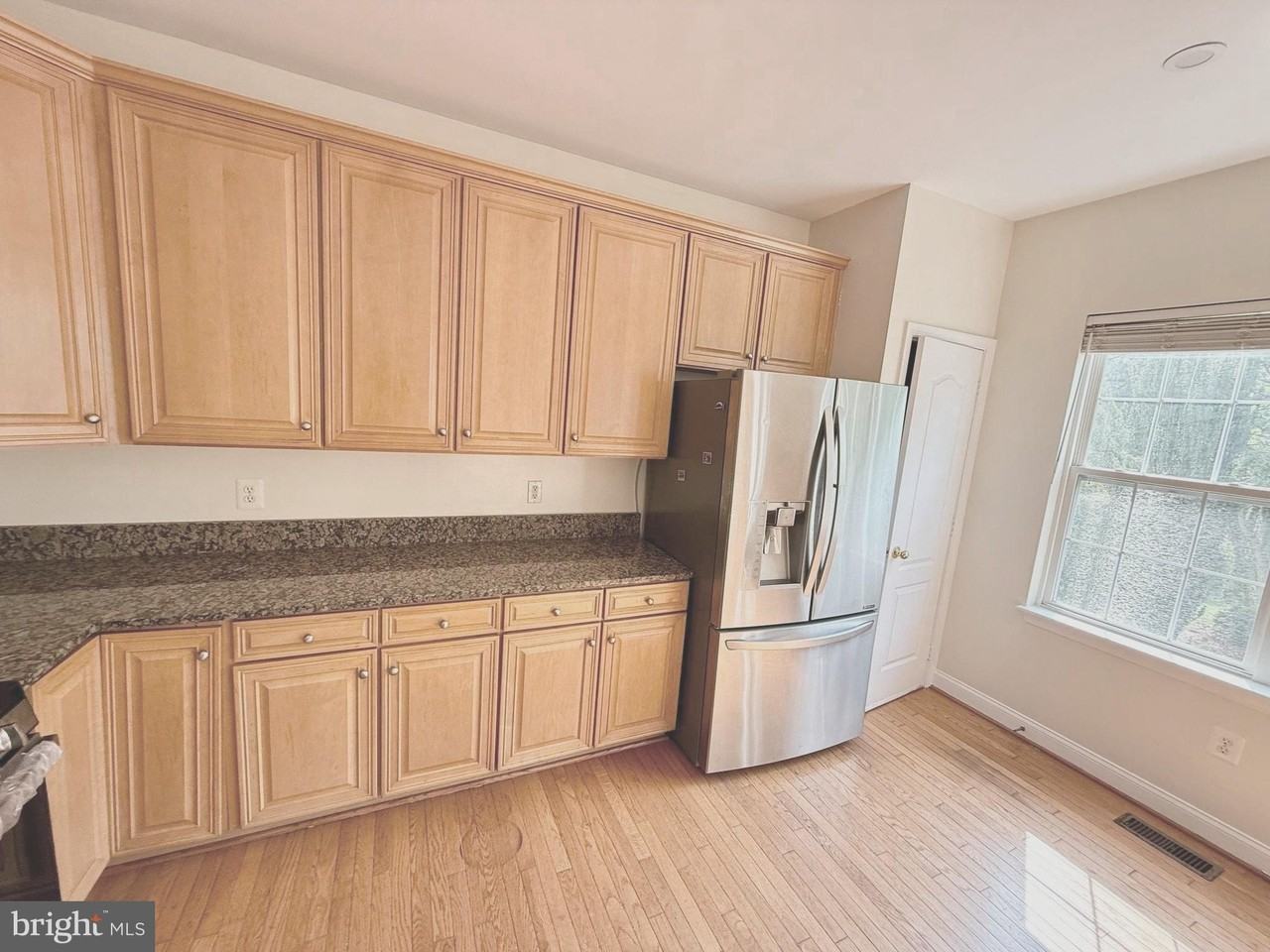 16579 Bramblewood Ln - Photo 4 of 36