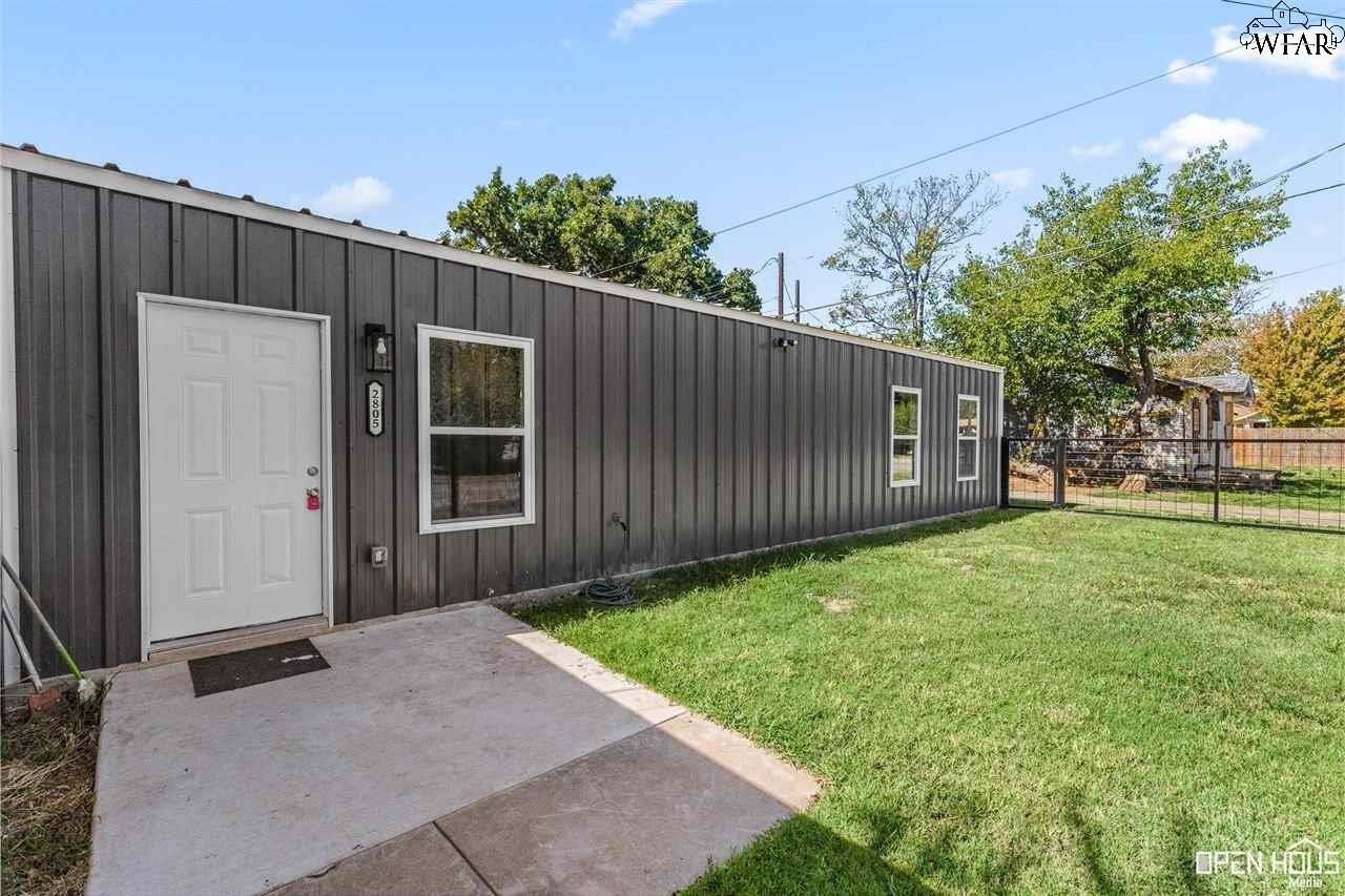 2805 Avenue I - Photo 3 of 29