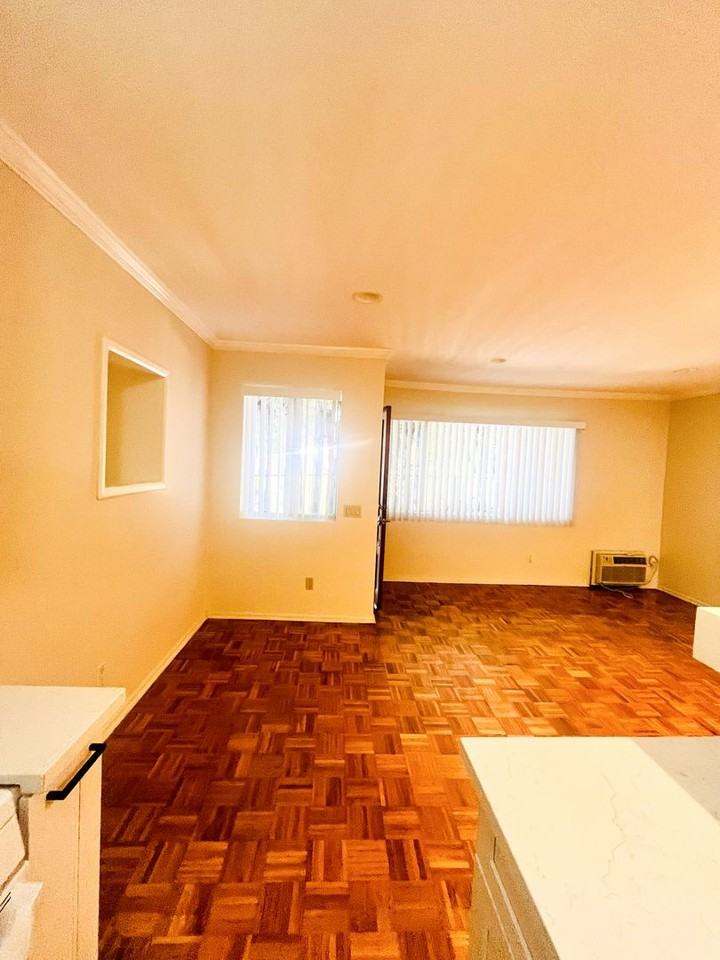 826 Harvard, LLC - Photo 3 of 27