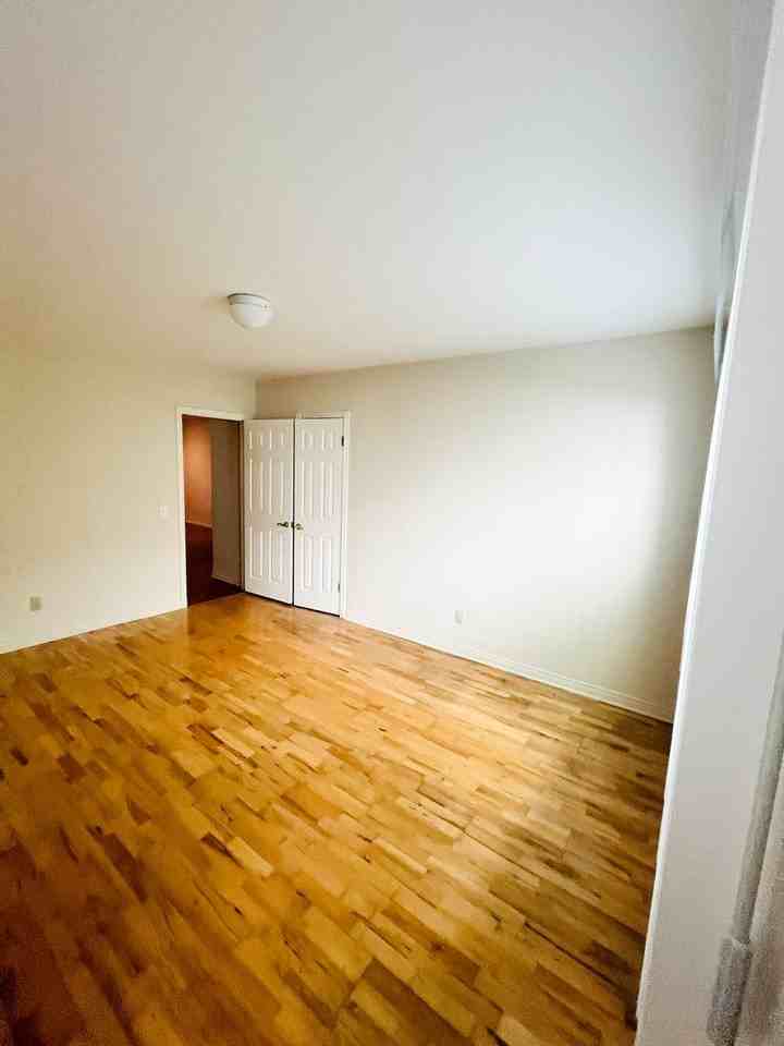 826 Harvard, LLC - Photo 4 of 27