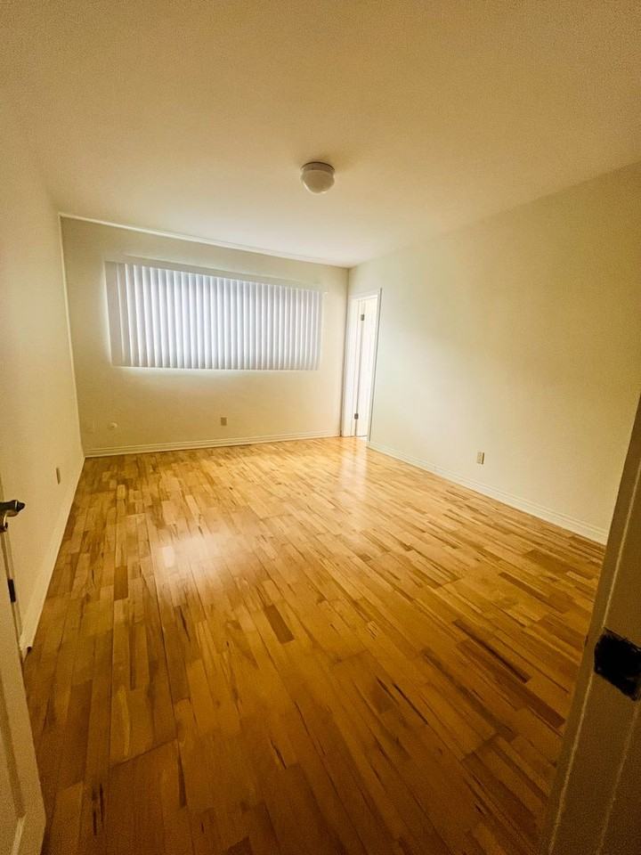 826 Harvard, LLC - Photo 5 of 27