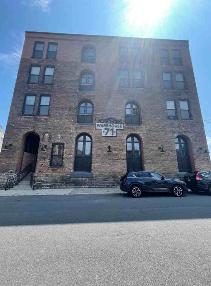 1 Bedroom 1 Bathroom Luxury Apartment in Cohoes - Photo 5 of 13