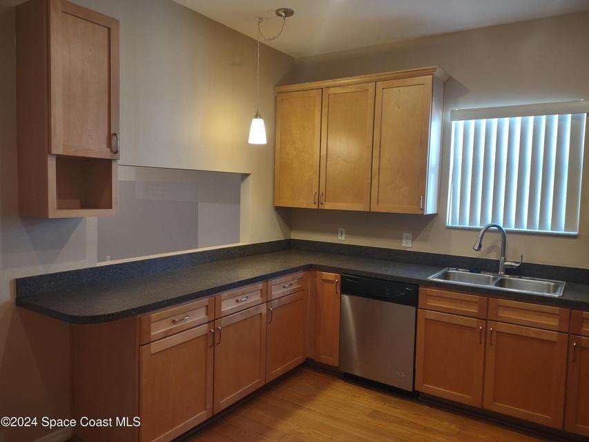 3541 Deer Lakes Dr - Photo 4 of 34