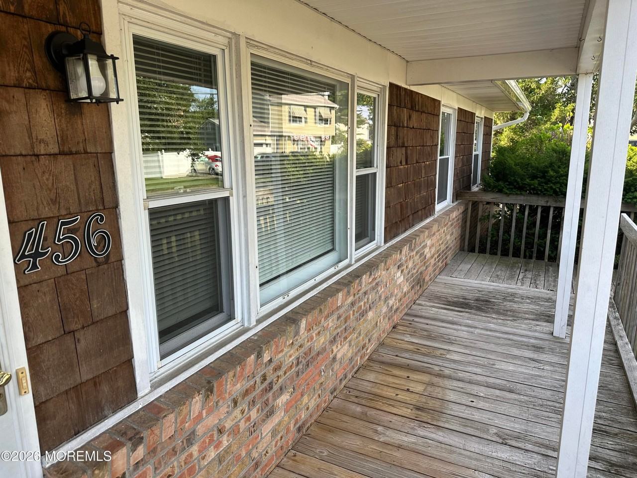 456 Hulse Ave - Photo 2 of 26