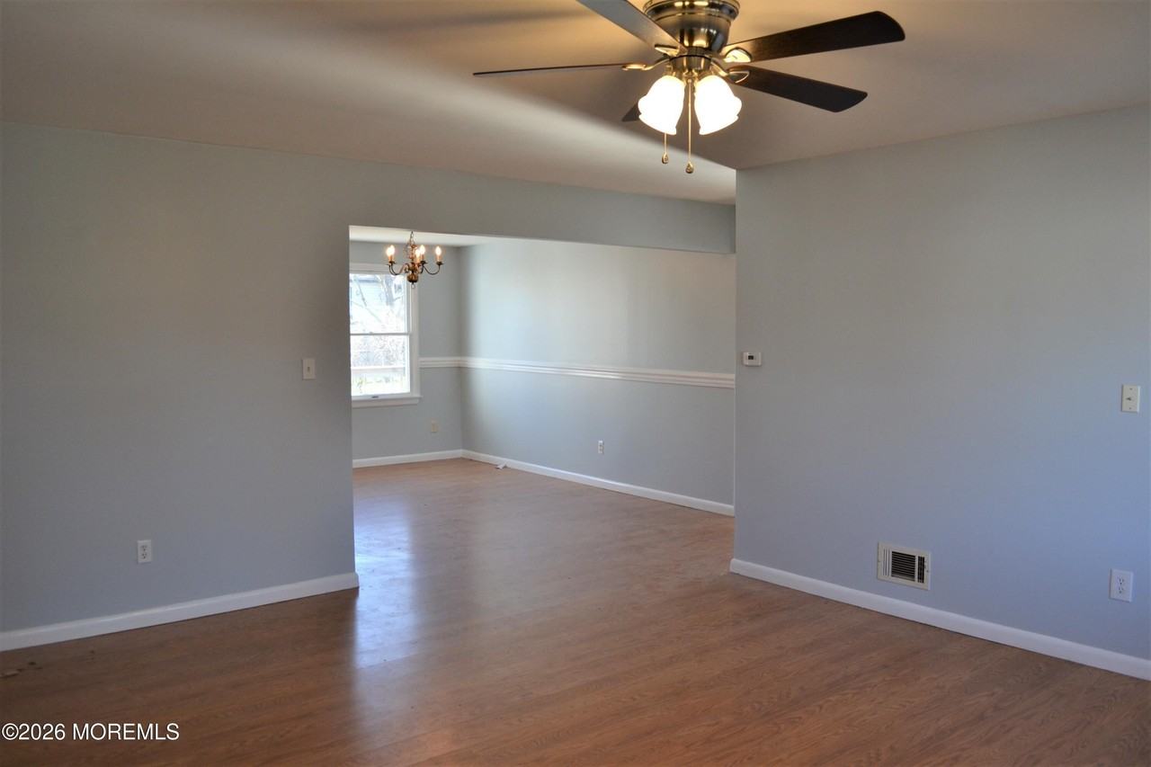 456 Hulse Ave - Photo 6 of 26