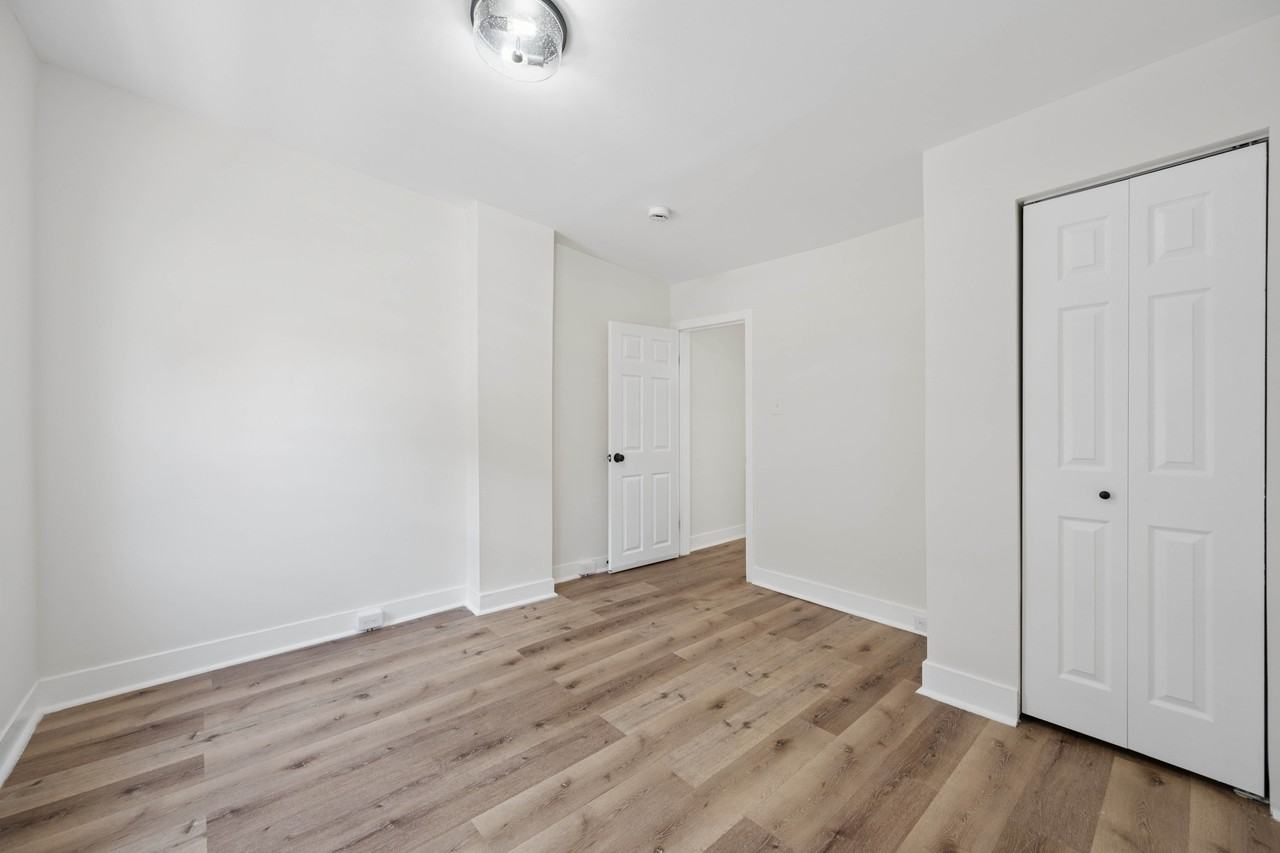 138 E South St #1 - Photo 3 of 18