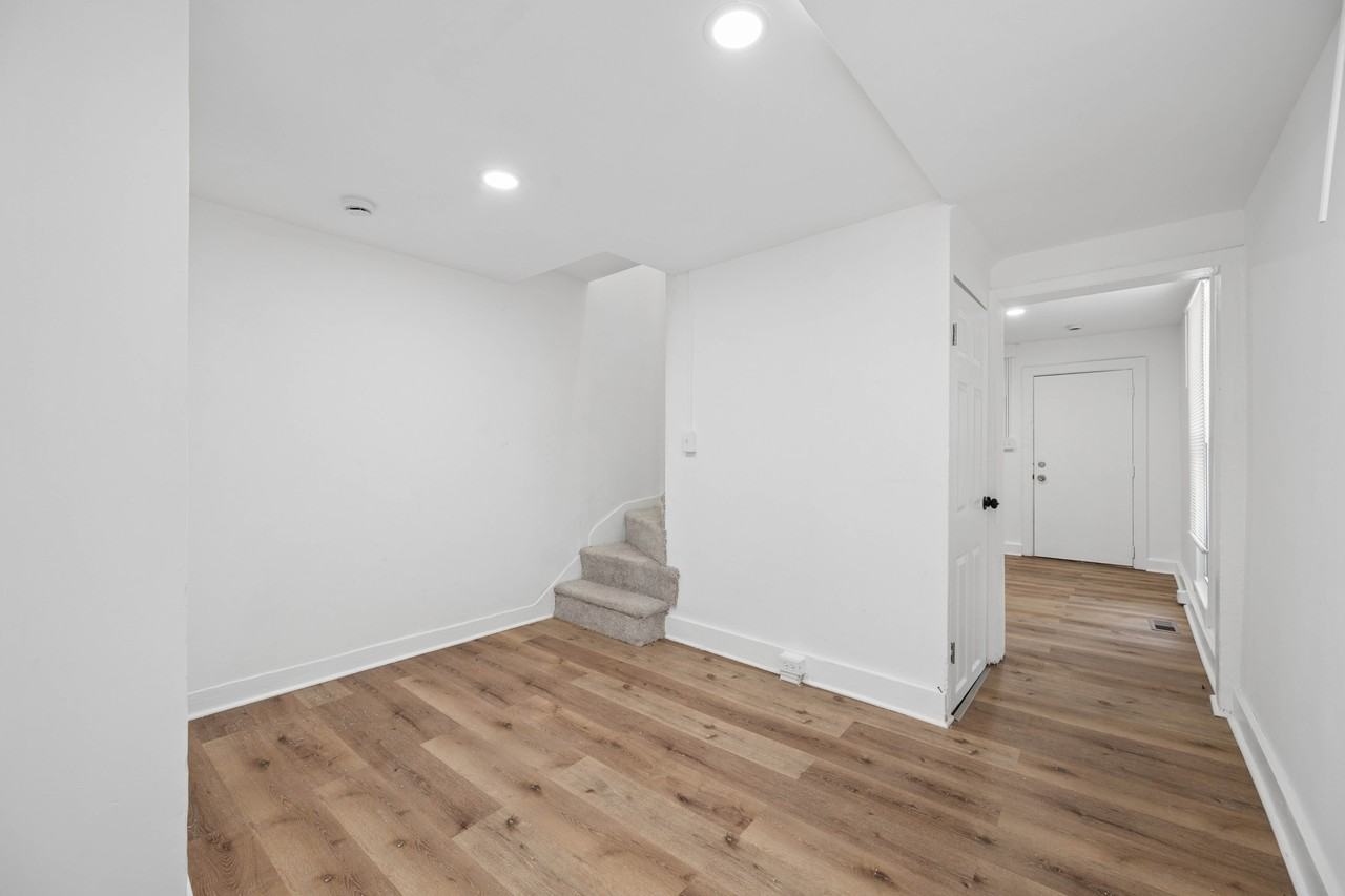 142 E South St #1 - Photo 7 of 18