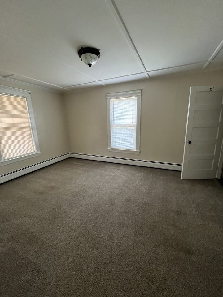 24 Ticonic St #3 - Photo 7 of 10