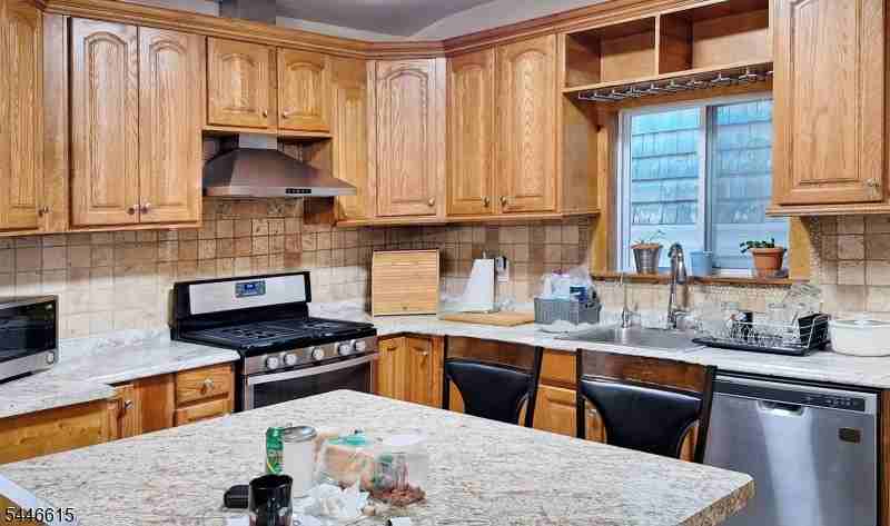 175 Delavan Ave - Photo 7 of 23
