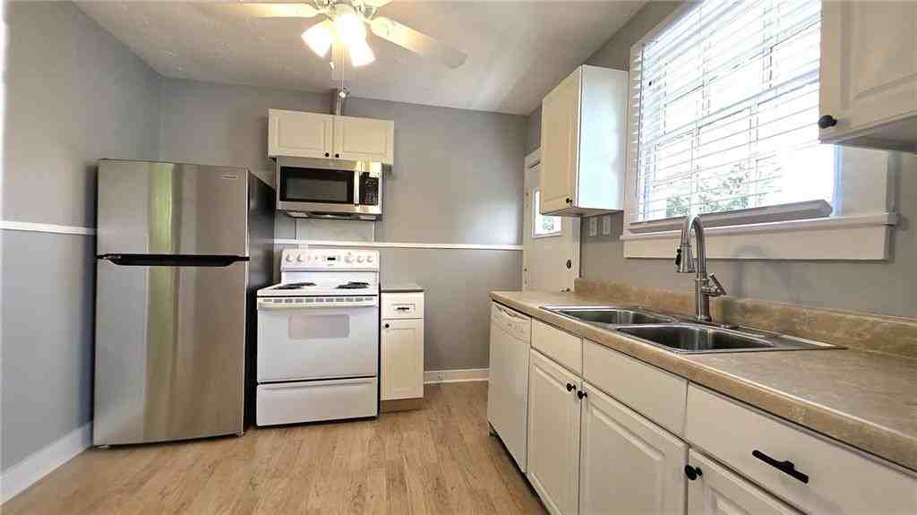 237 Vinet Ave - Photo 7 of 20