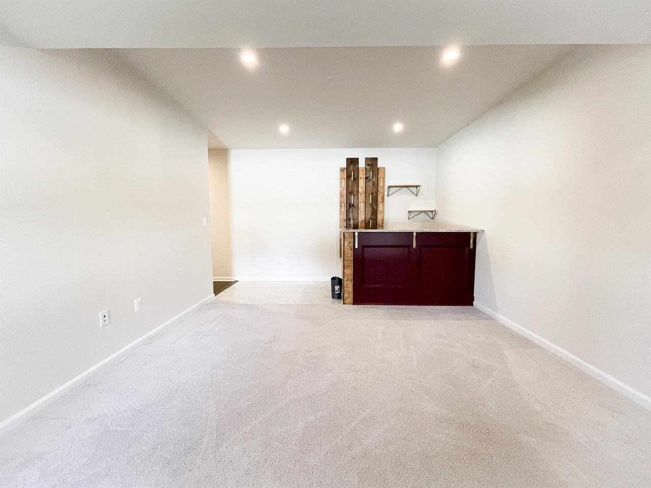10132 Dorsey Ln - Photo 4 of 48