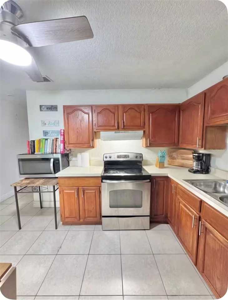 1315 Overdale St - Photo 4 of 18