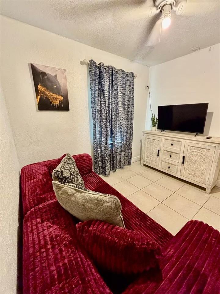 1315 Overdale St - Photo 5 of 18