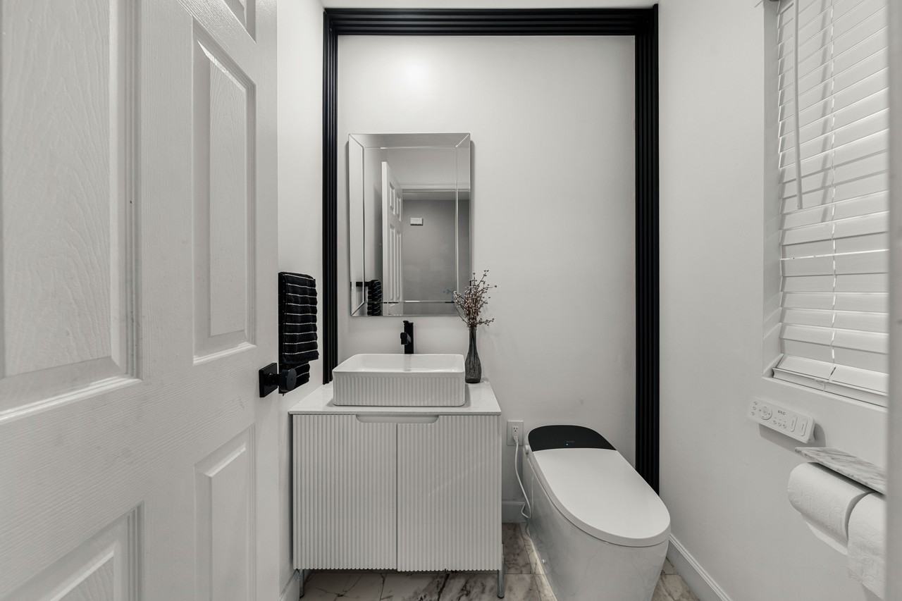 8 Henry Ct - Photo 5 of 15