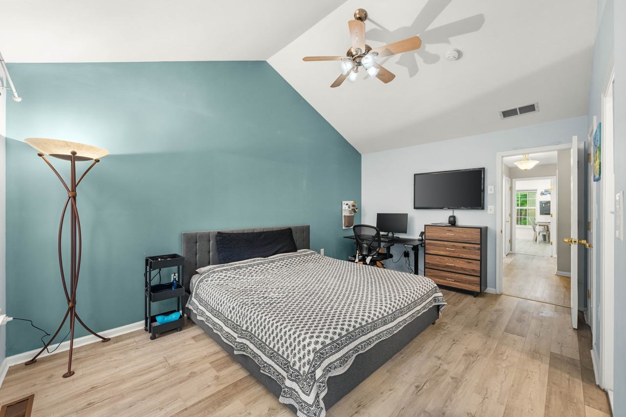 8 Henry Ct - Photo 6 of 15
