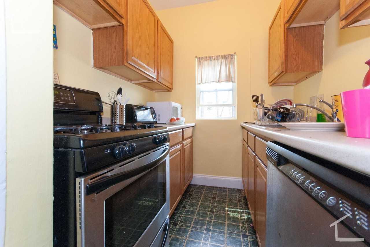 40 Orchard St - Photo 7 of 9