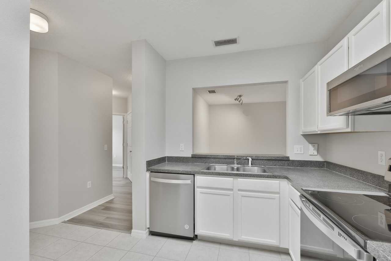 6437 Cypressdale Dr - Photo 3 of 26