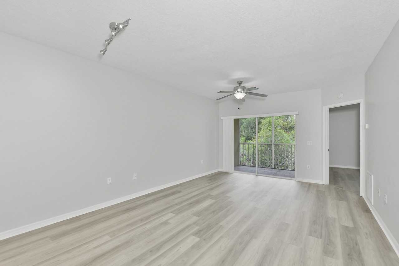 6437 Cypressdale Dr - Photo 4 of 26