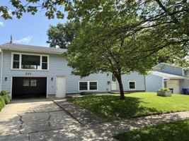 featured image of 211 E Dresser Rd