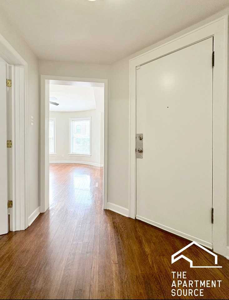 4015 S Calumet Ave #1S - Photo 2 of 27