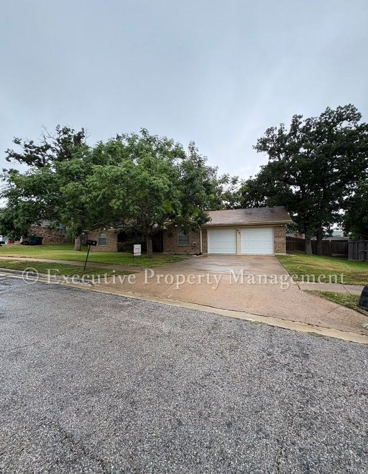 410 Jeffery Ln - Photo 4 of 50
