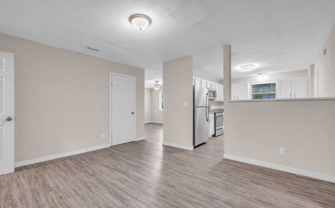 4545 Lane Ave S - Photo 5 of 12