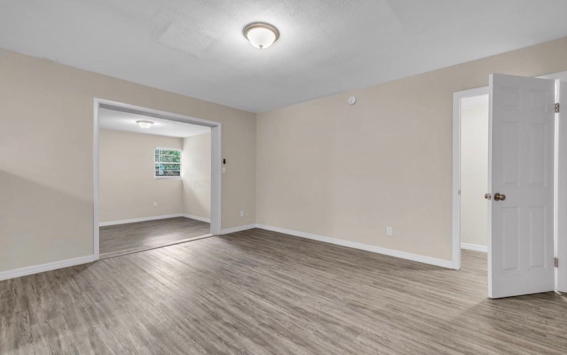 4545 Lane Ave S - Photo 3 of 12
