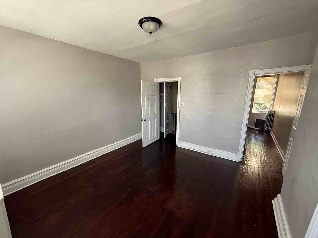 1921 E Monmouth St - Photo 2 of 4