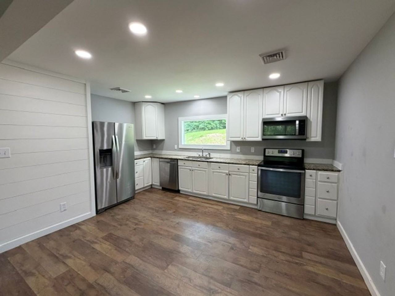 201 Old Harrison Cir Sw - Photo 5 of 18