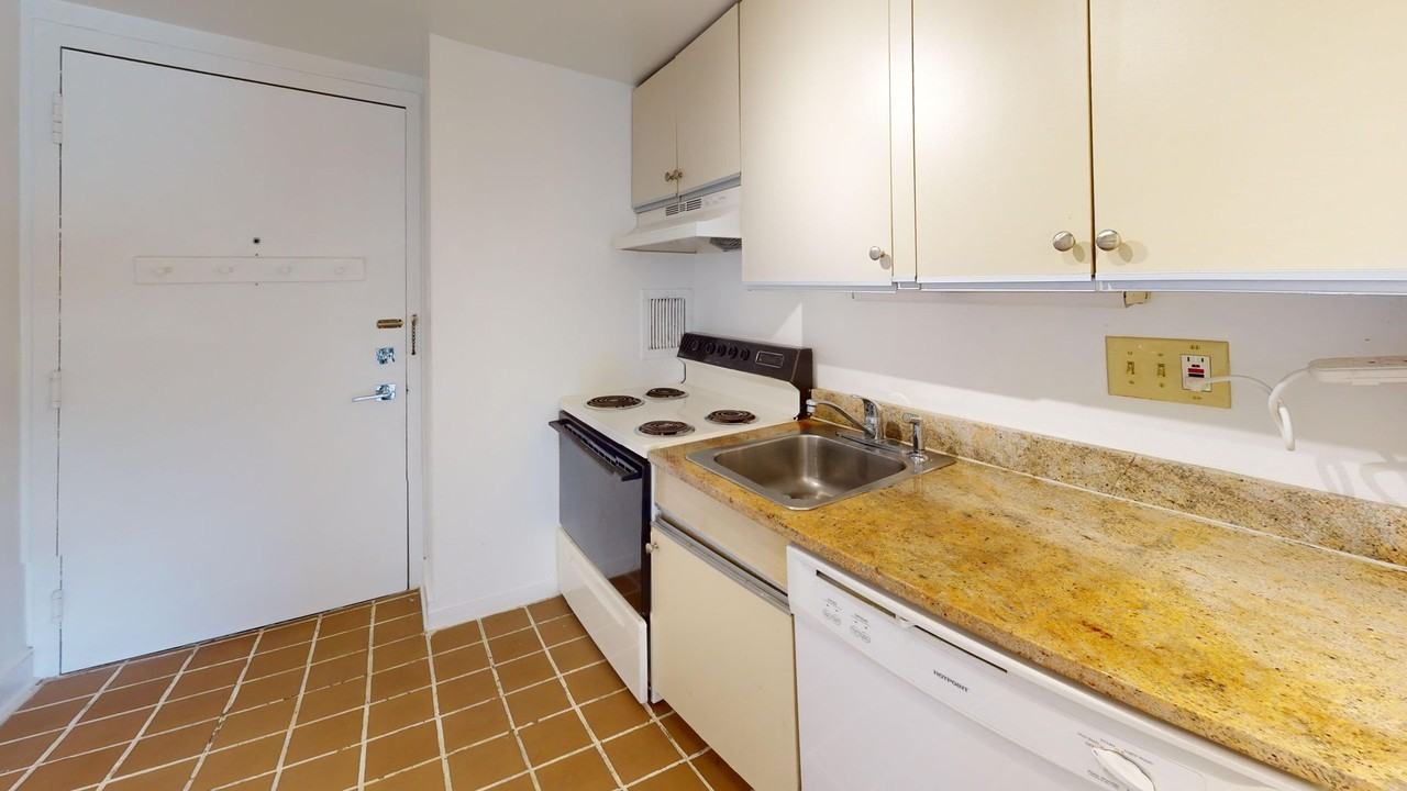 1825 T St Nw - Photo 6 of 13