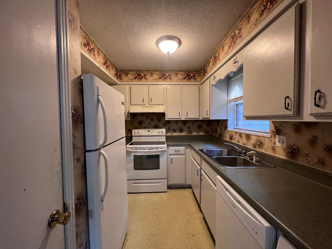 525 Mount Pelia Rd #12 - Photo 4 of 8