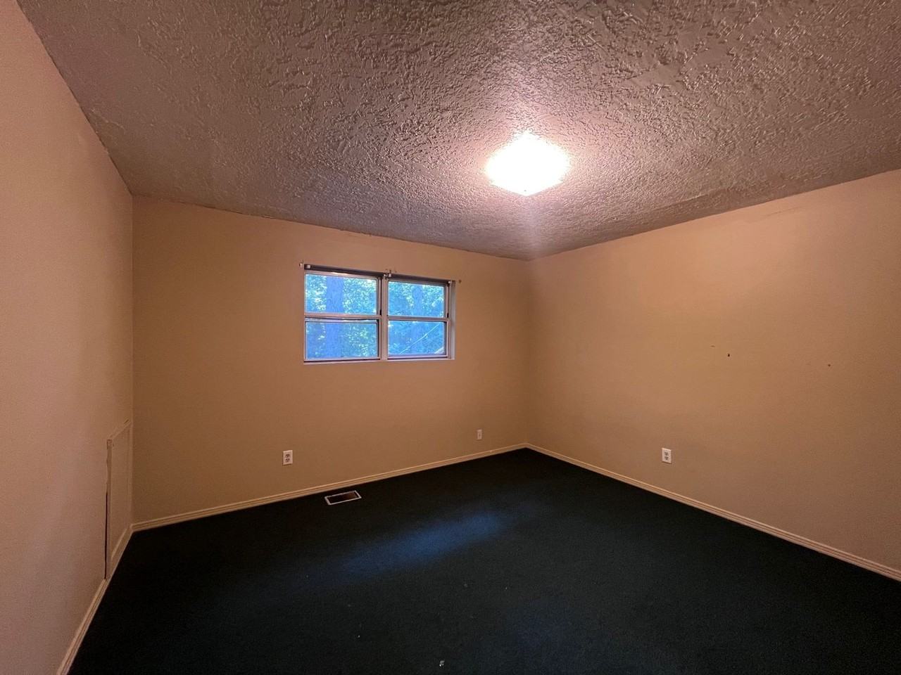525 Mount Pelia Rd #12 - Photo 7 of 8