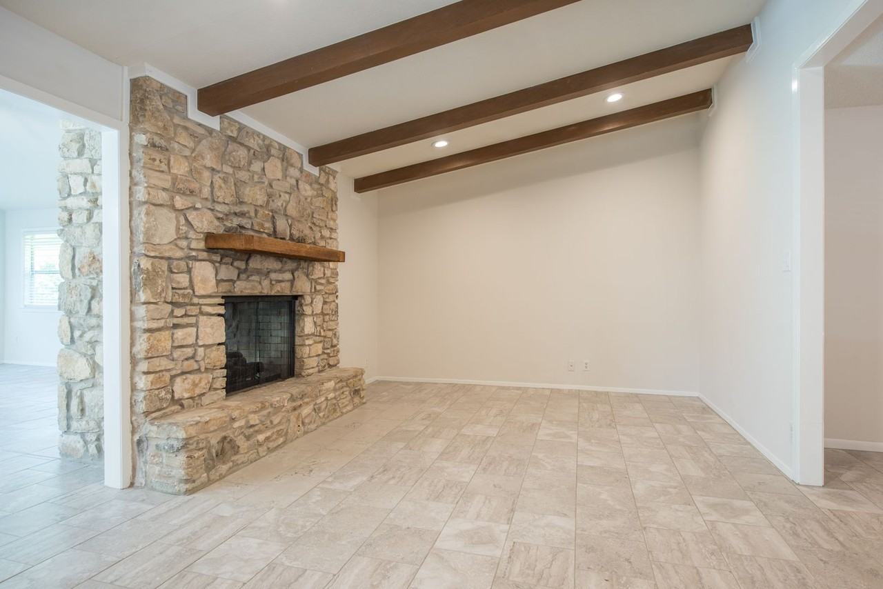 2902 Silverleaf Dr - Photo 4 of 31