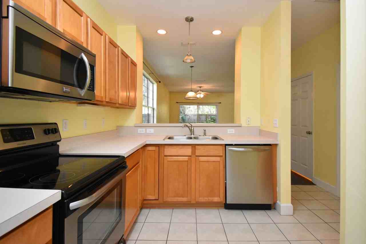 941 Nw 21st Ave - Photo 5 of 15