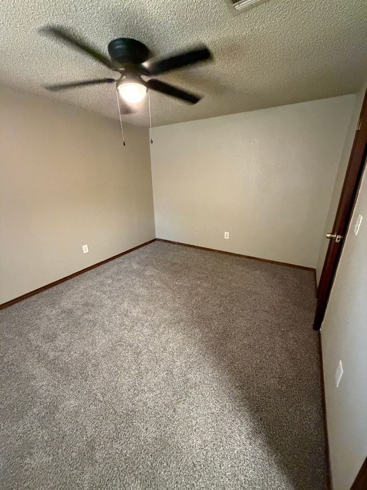 2913 Sw 82nd St - Photo 3 of 6