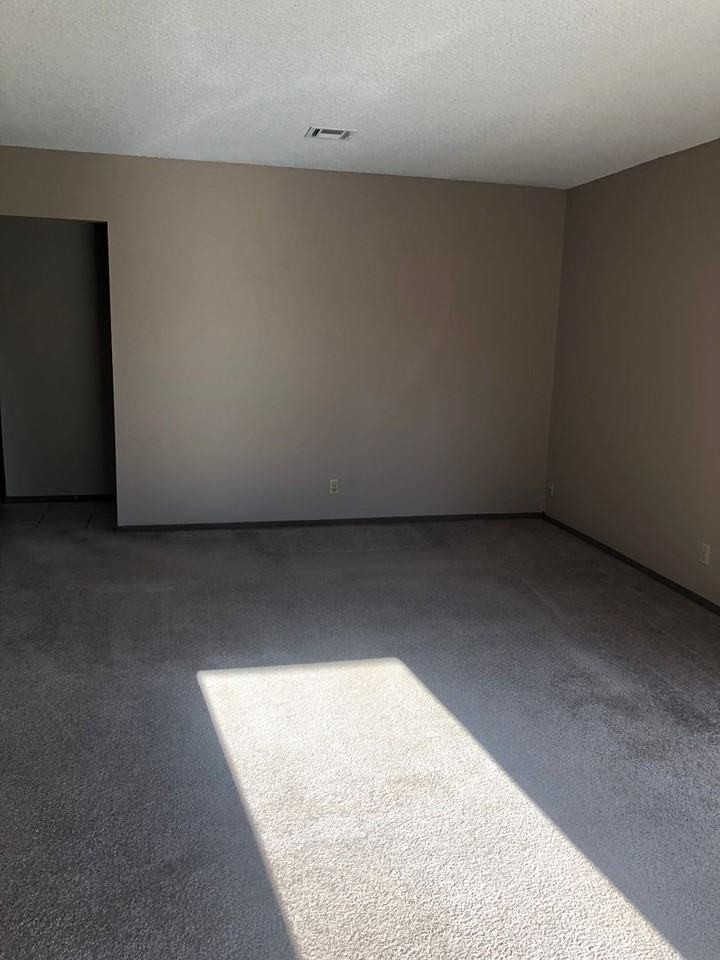 8406 S Camay Ave - Photo 2 of 7