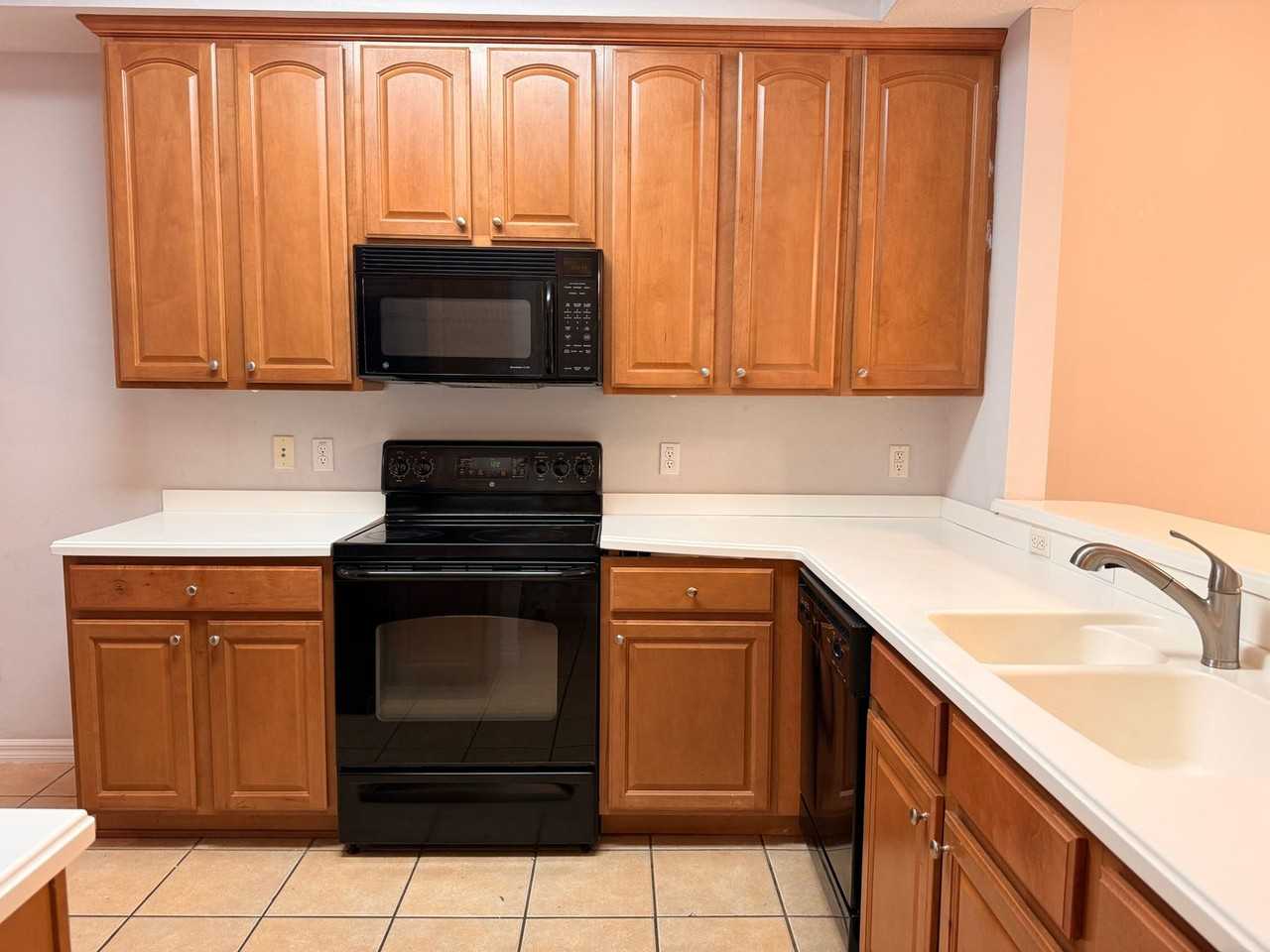 9434 Myrtle Creek Ln #911 - Photo 4 of 19