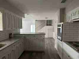 featured image of 619 619 621 Kings Mountain